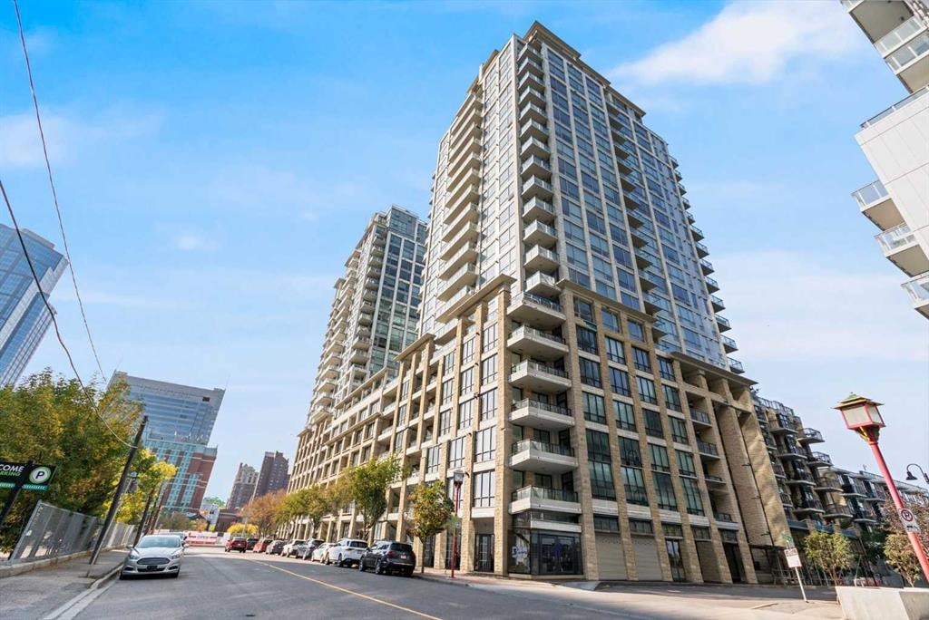 222 Riverfront - Thumbnail 4