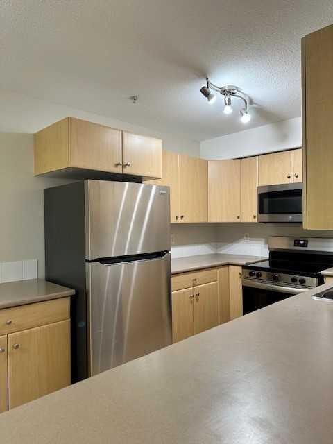 9604 Manning - Thumbnail 4
