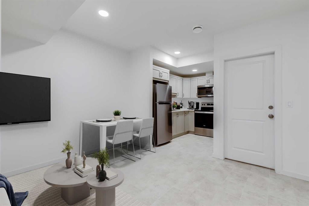 61 Belmont - Thumbnail 3