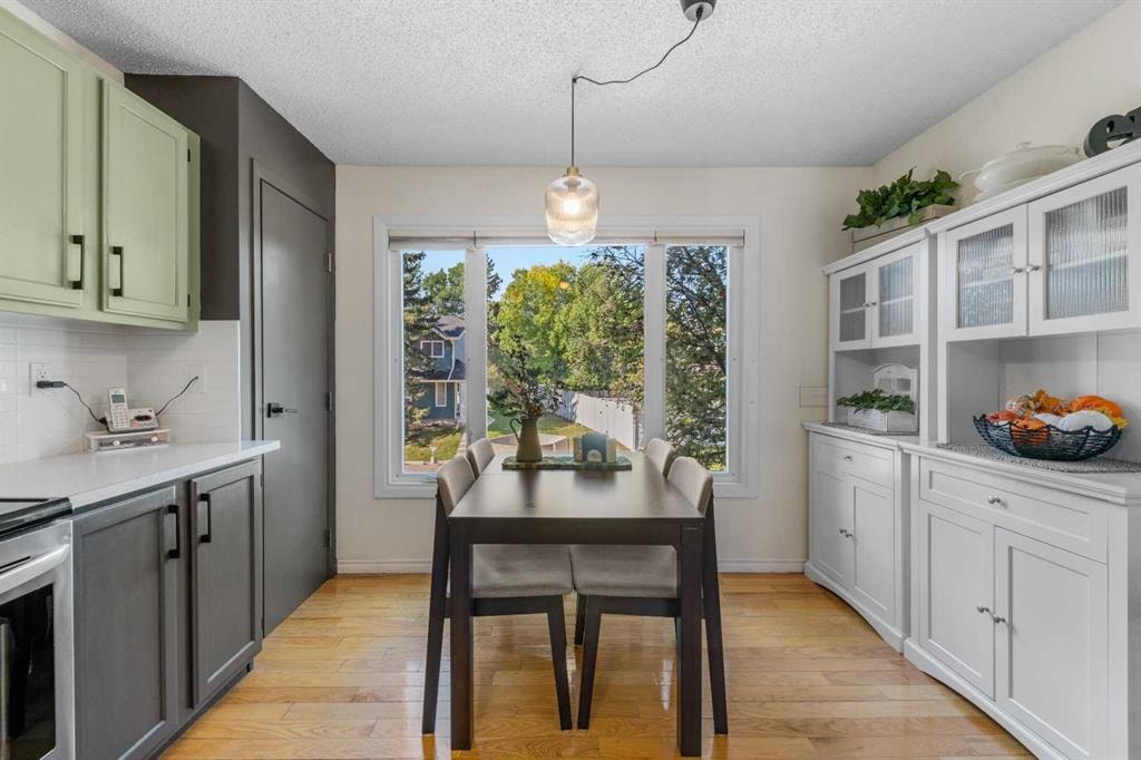 210 Queenston - Thumbnail 4
