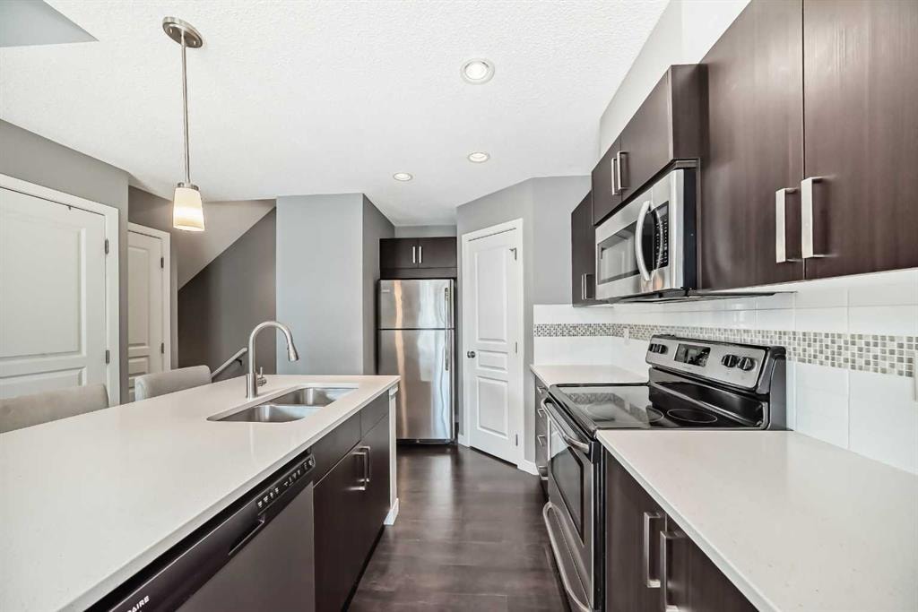 881 Sage Valley - Thumbnail 2