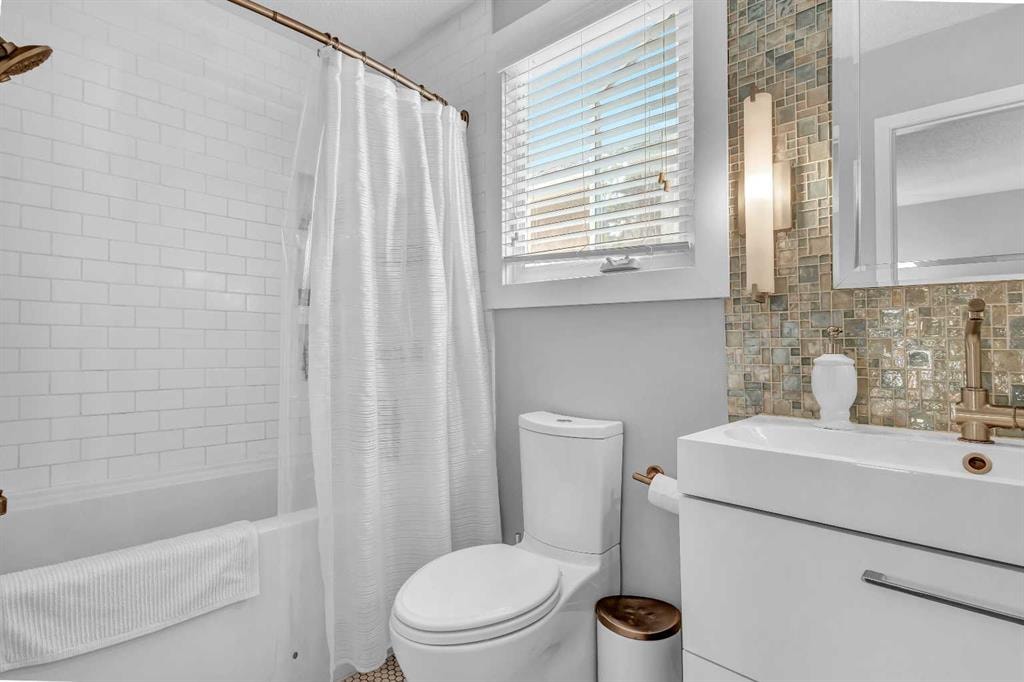 4532 Montgomery - Thumbnail 3