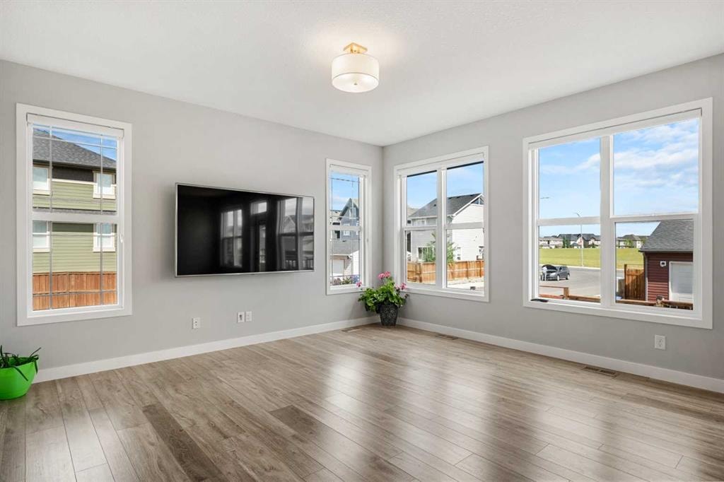 212 Magnolia - Thumbnail 2