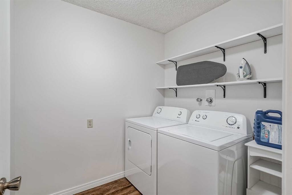 10520 Mapleridge - Thumbnail 2