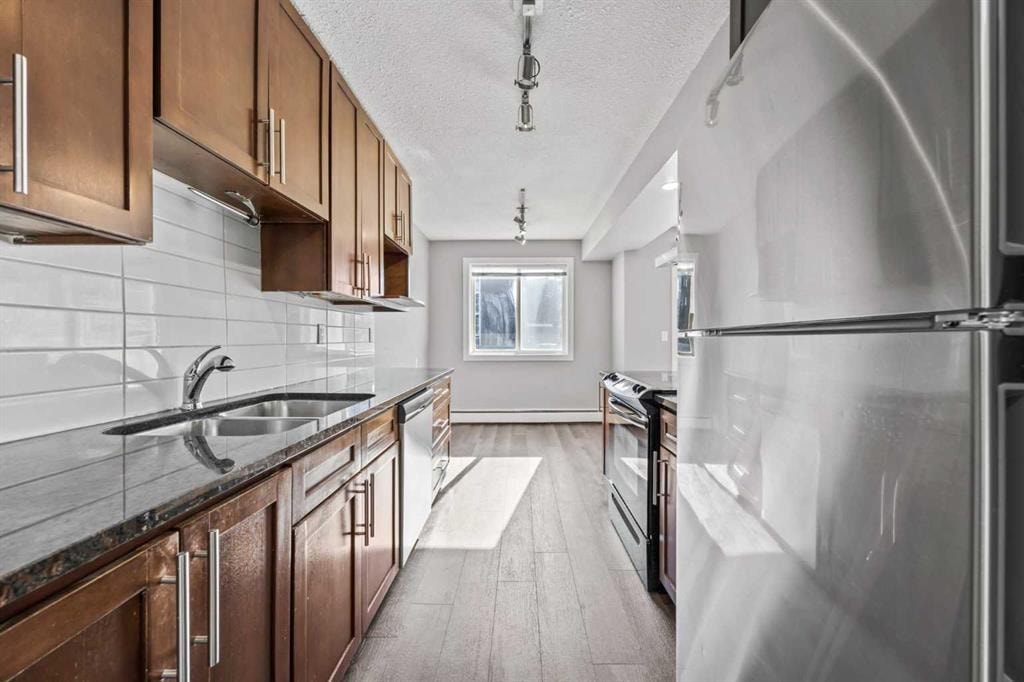 4455D Greenview - Thumbnail 3