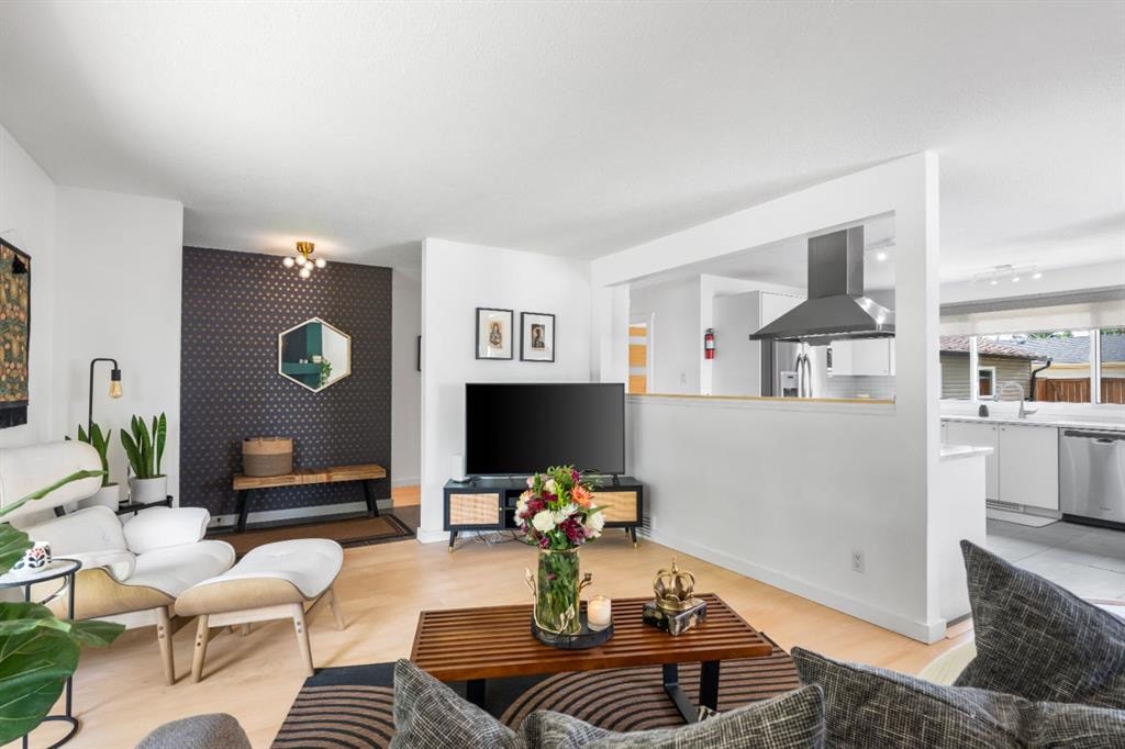10219 Maple Brook - Thumbnail 3