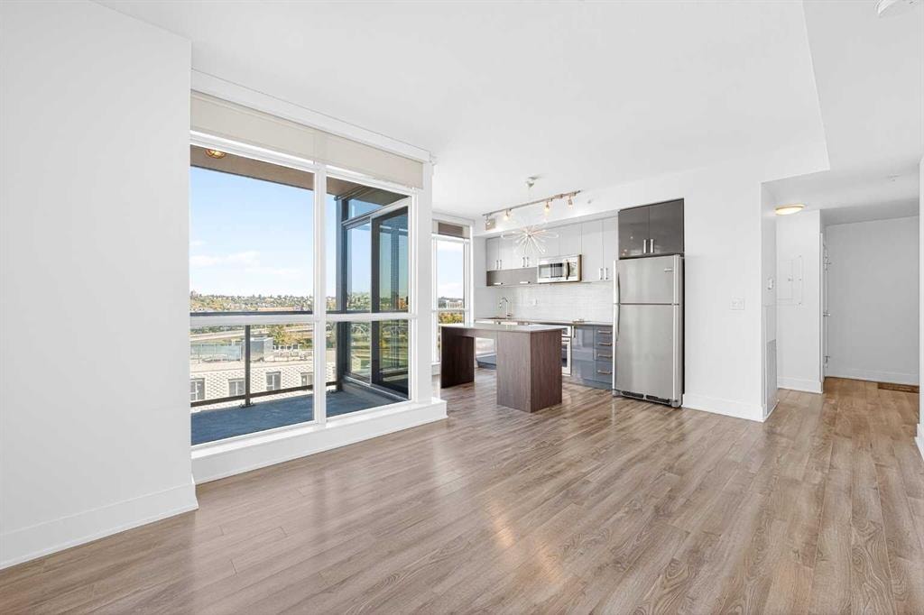 550 Riverfront - Thumbnail 4