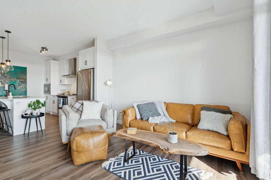 400 Auburn Meadows - Thumbnail 2