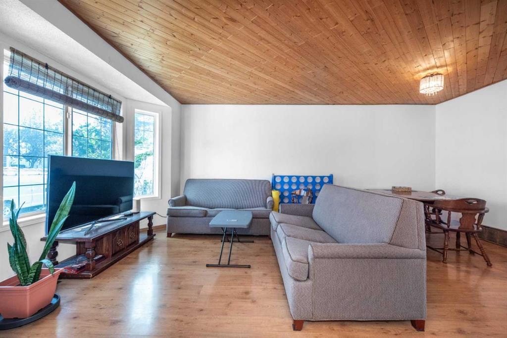 148 Martin Crossing - Thumbnail 4
