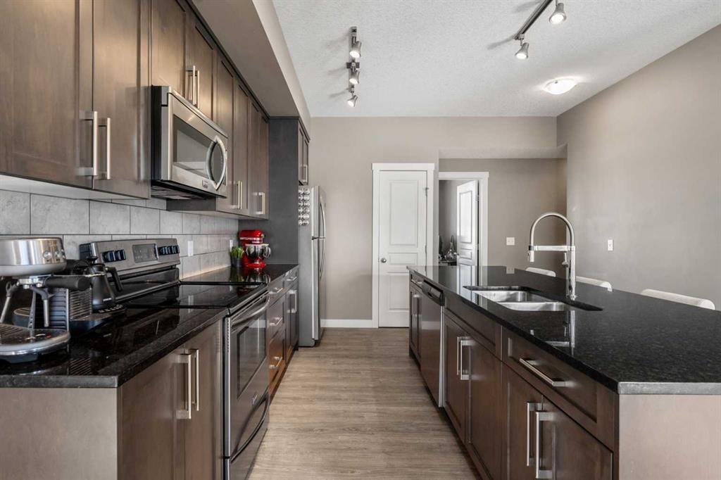 310 Cranford - Thumbnail 2