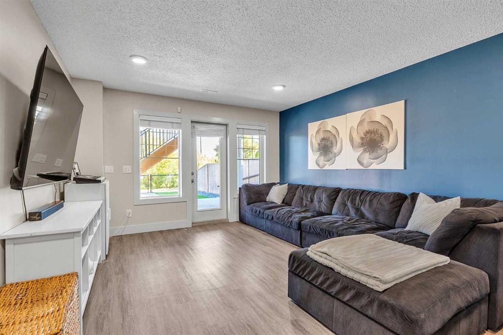 656 Copperfield - Thumbnail 2