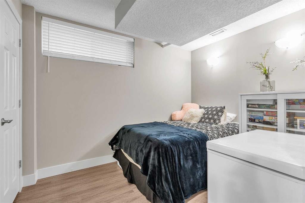 656 Copperfield - Thumbnail 4