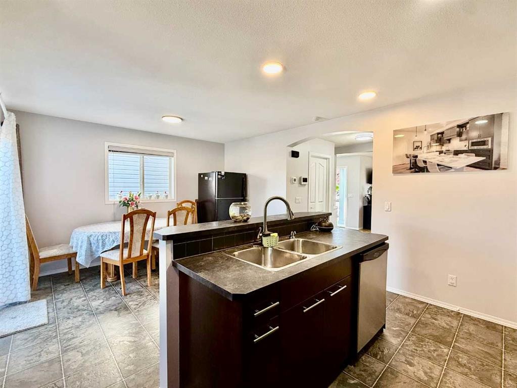 43 Bridlecrest - Thumbnail 2