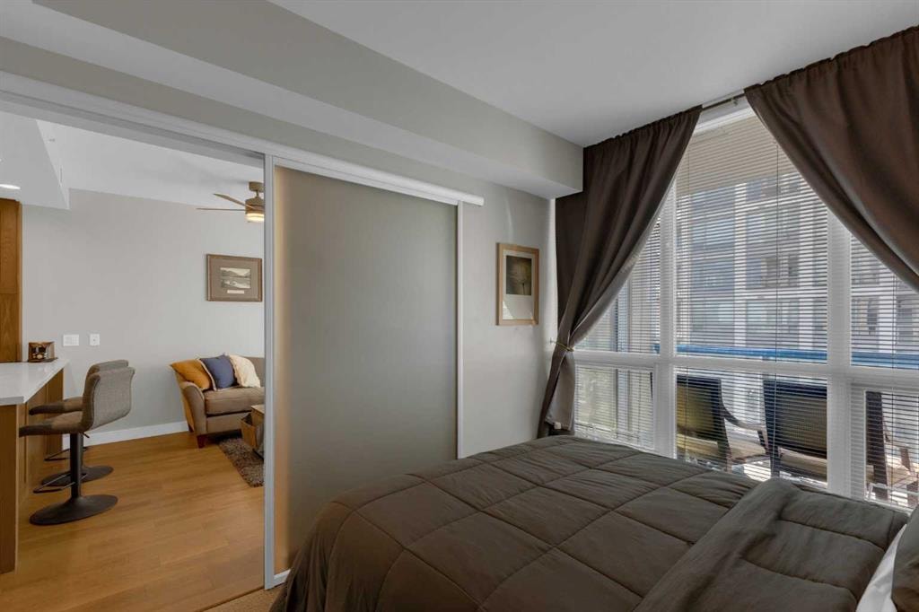 222 Riverfront - Thumbnail 2