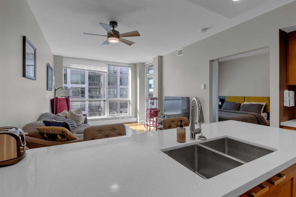 222 Riverfront - Thumbnail 4