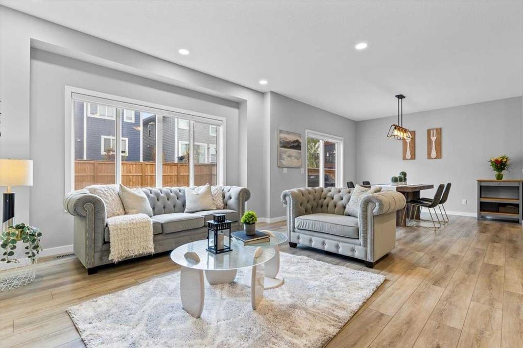 217 Magnolia - Thumbnail 2