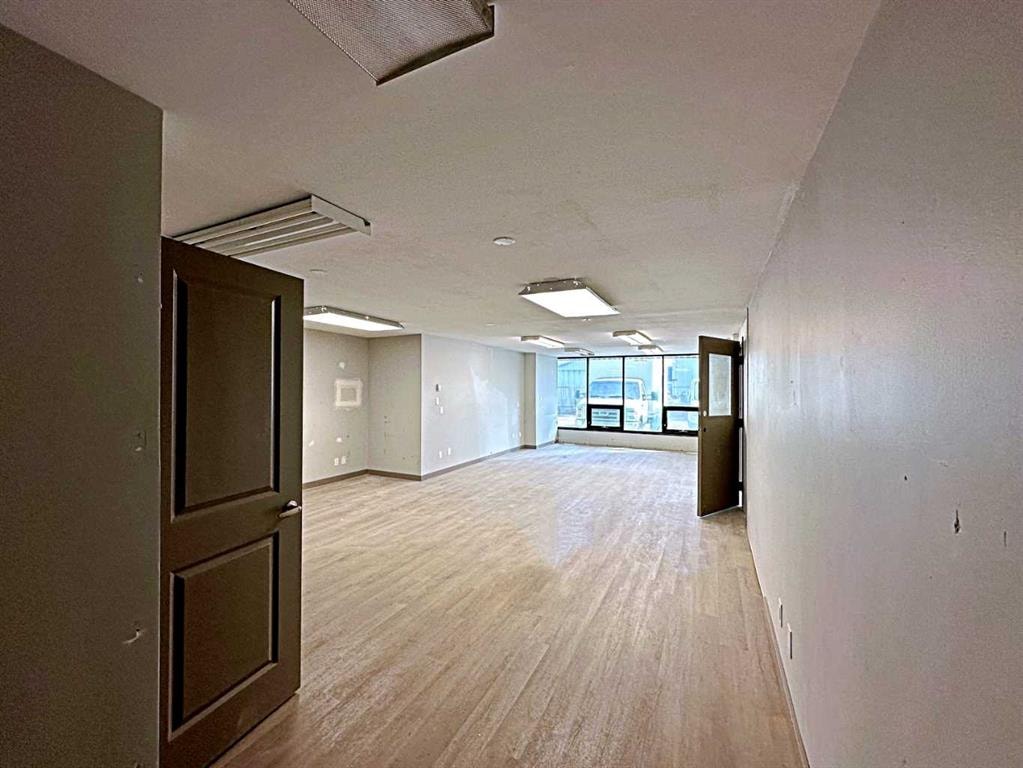 8109 Fraser - Thumbnail 4