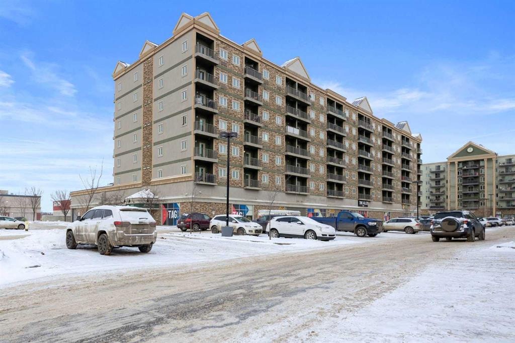 8528 Manning - Thumbnail 2