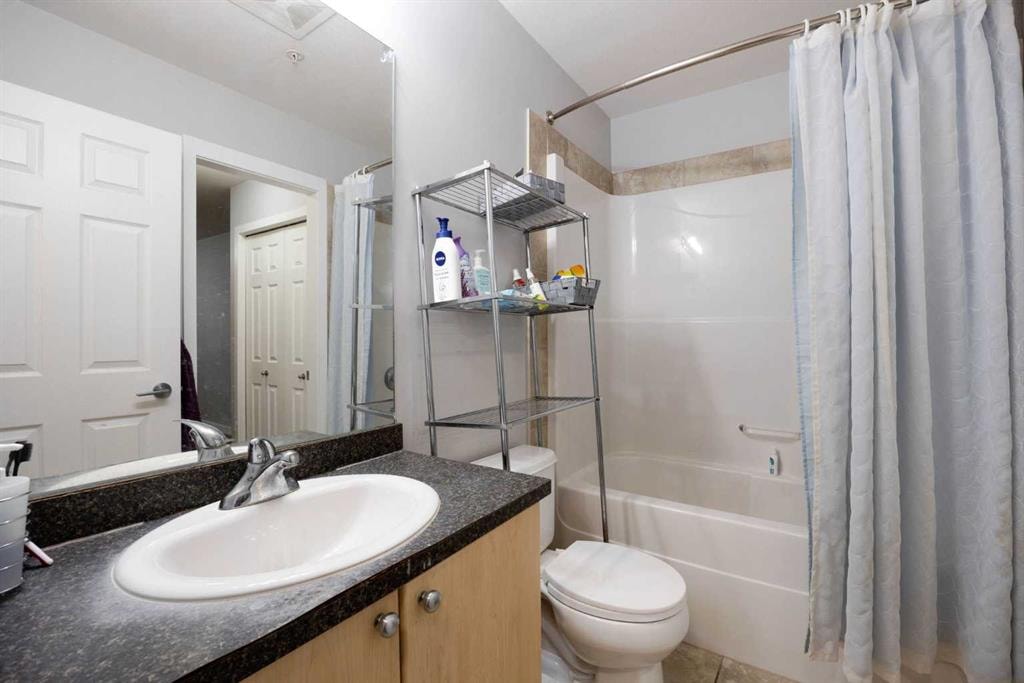 8528 Manning - Thumbnail 3