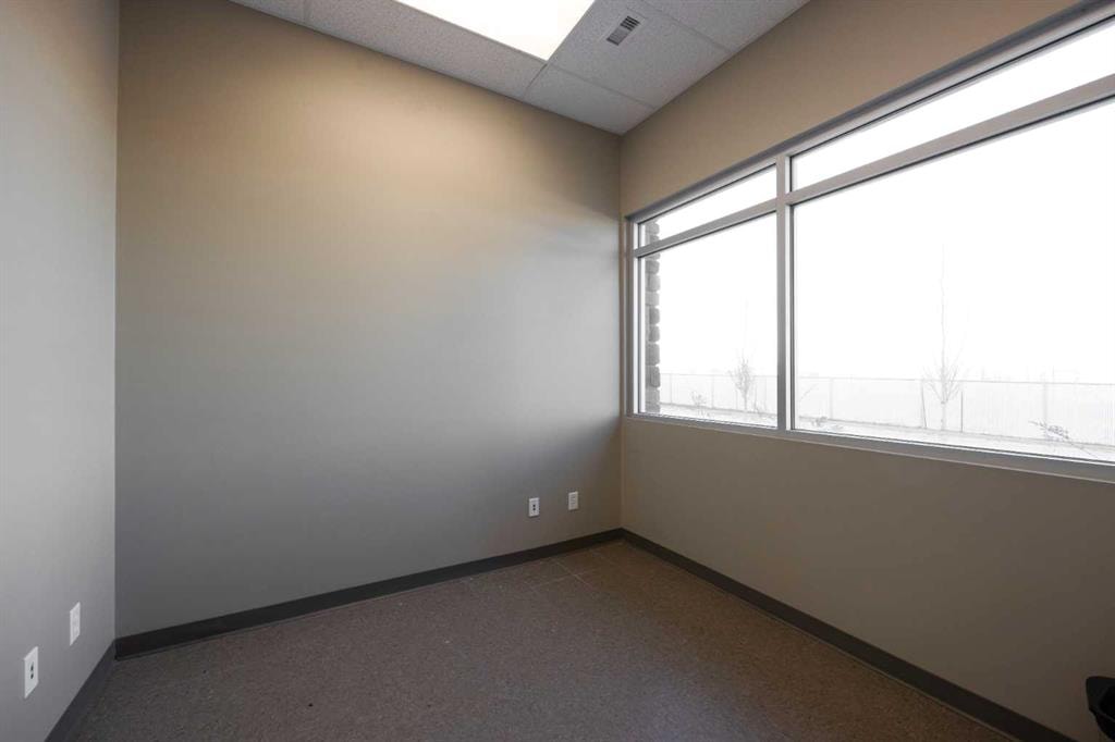 340 Robertson - Thumbnail 4