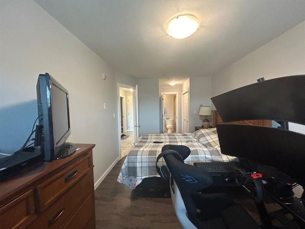 8528 Manning - Thumbnail 4