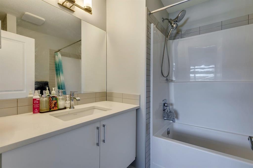 1324 Sage Hill - Thumbnail 3