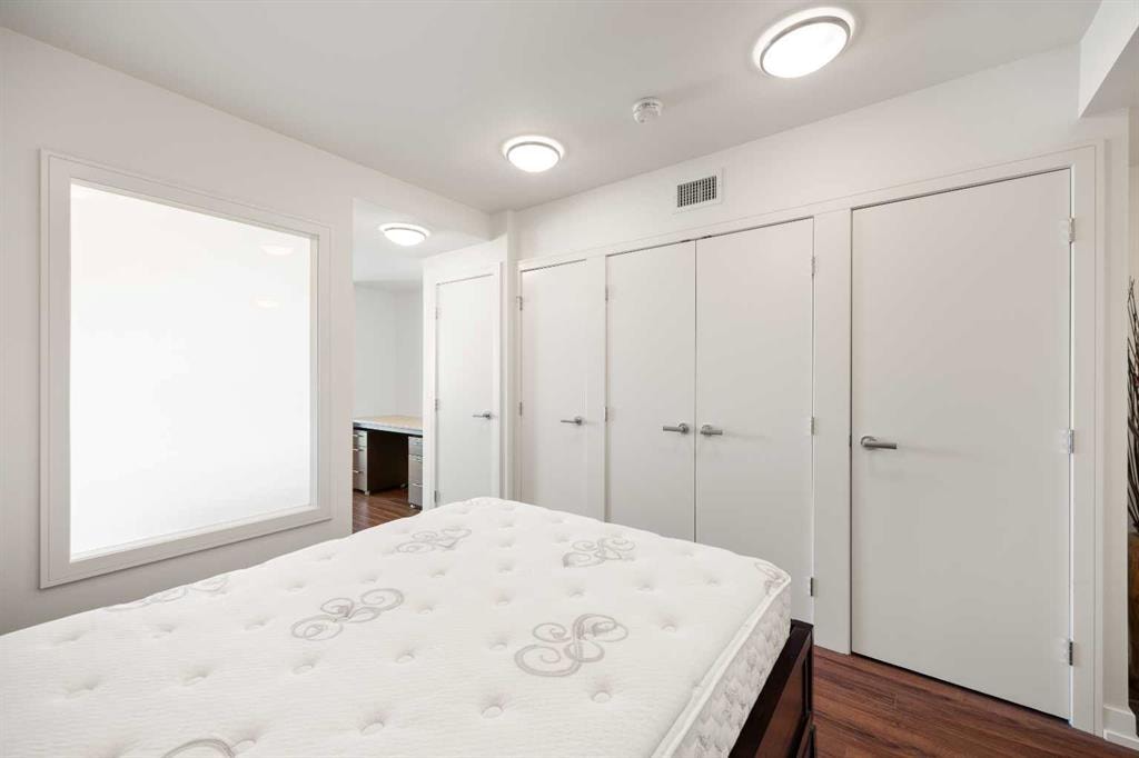 222 Riverfront - Thumbnail 4