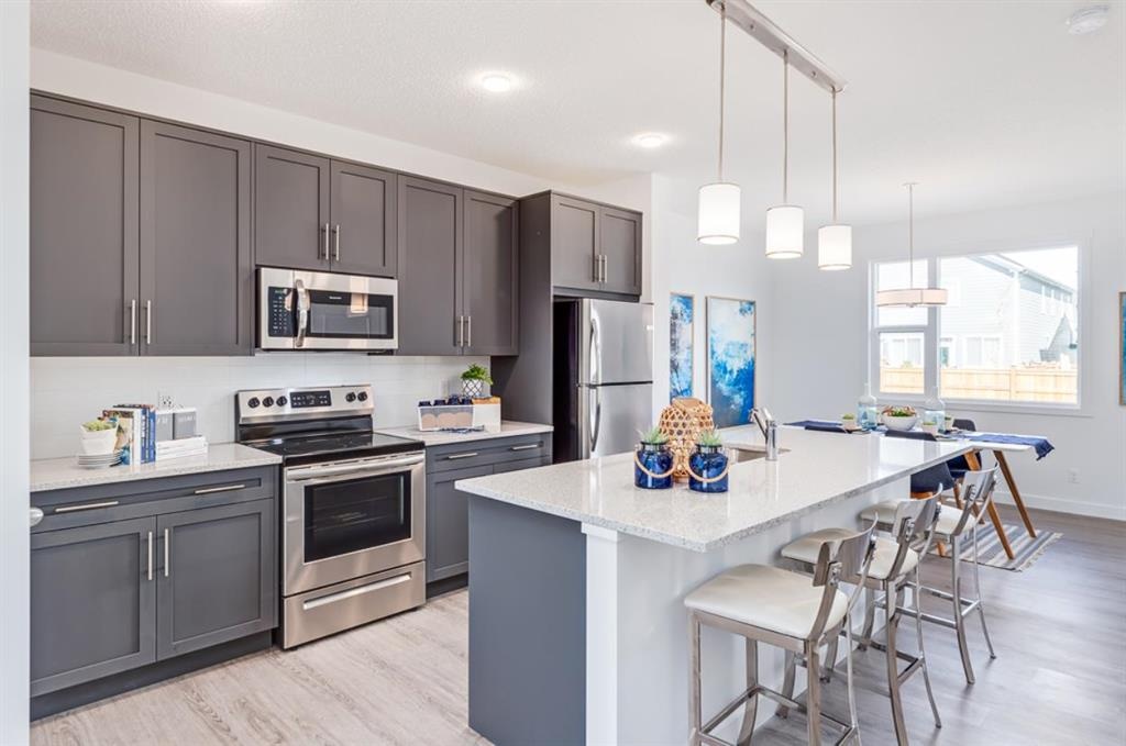 236 Rangeview - Main Image