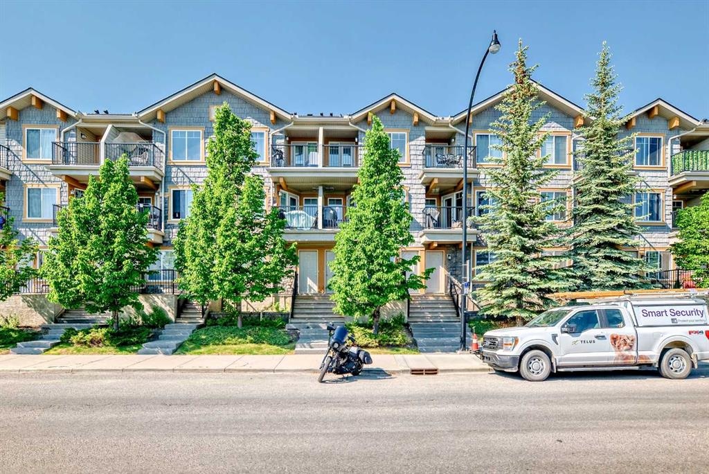 21 McKenzie Towne - Main Image