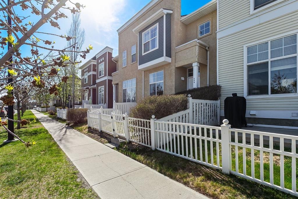 224 Mckenzie Towne - Main Image