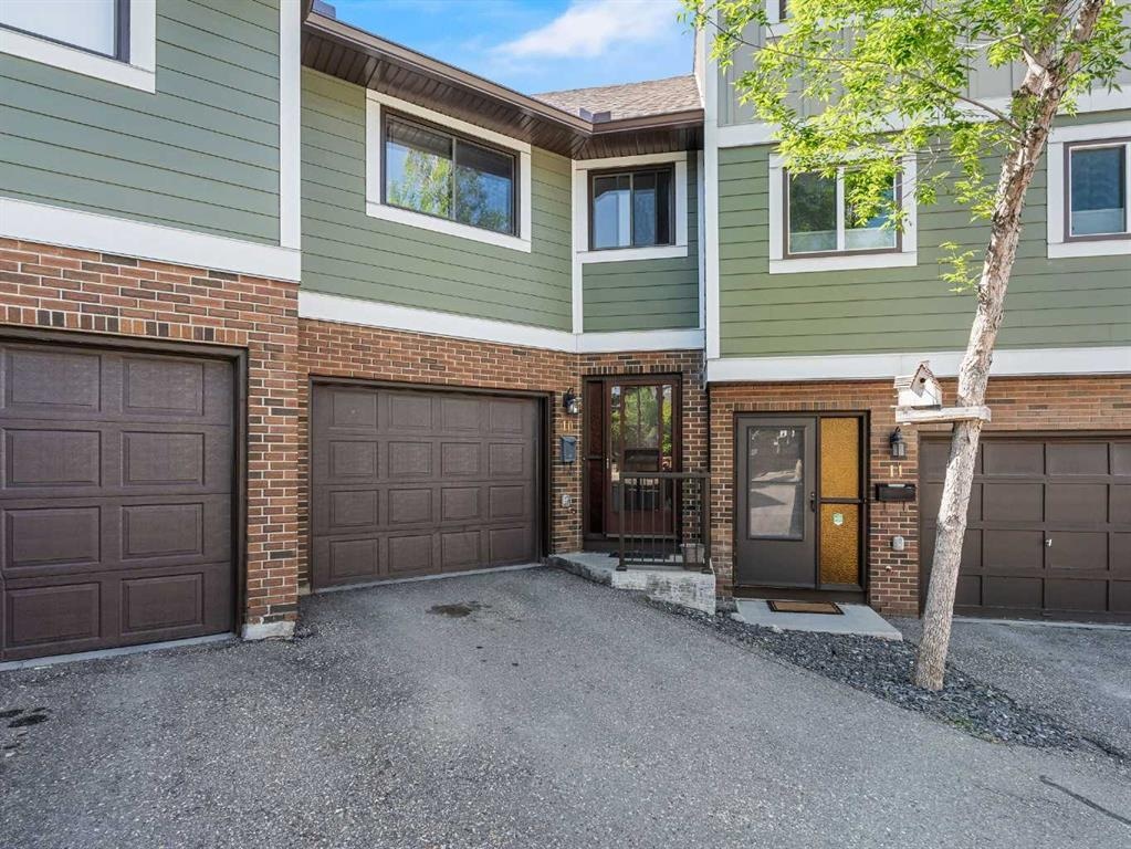 8533 Silver Springs - Main Image