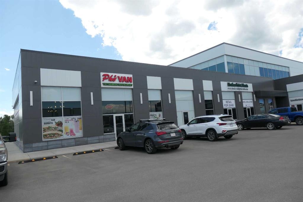 4 Royal Vista - Main Image