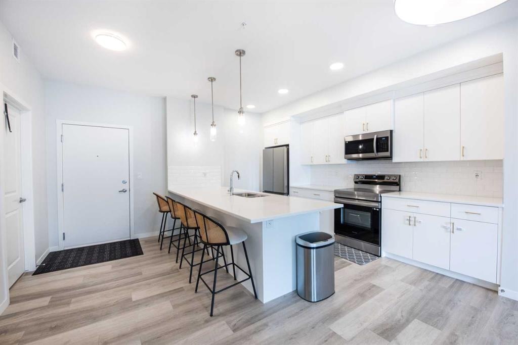 220 Seton - Main Image