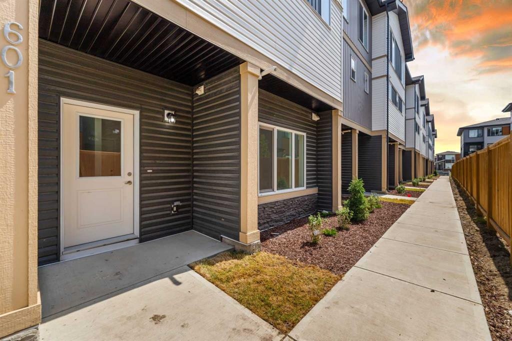 90 Corner Meadows - Main Image
