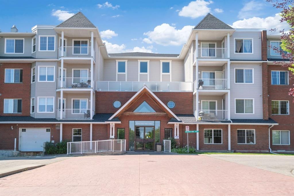 8 Prestwick Pond - Main Image