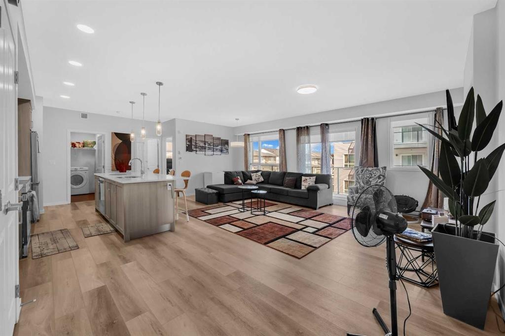 33 Carringham - Main Image