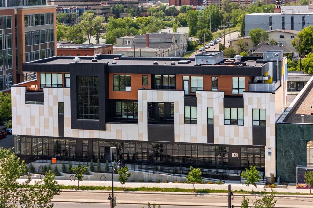 65 Edmonton - Main Image