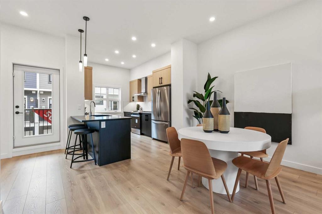 595 Mahogany - Main Image