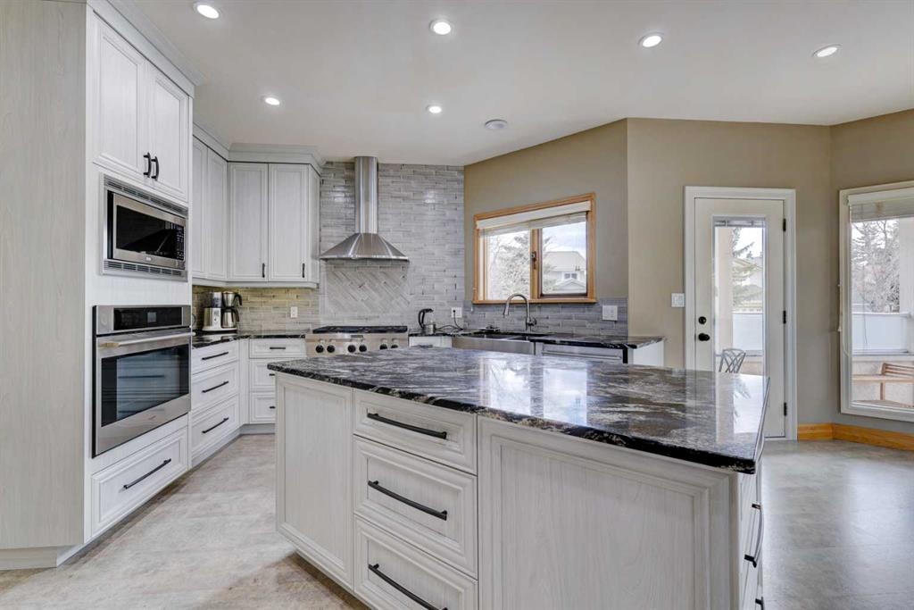 220 Santana - Main Image