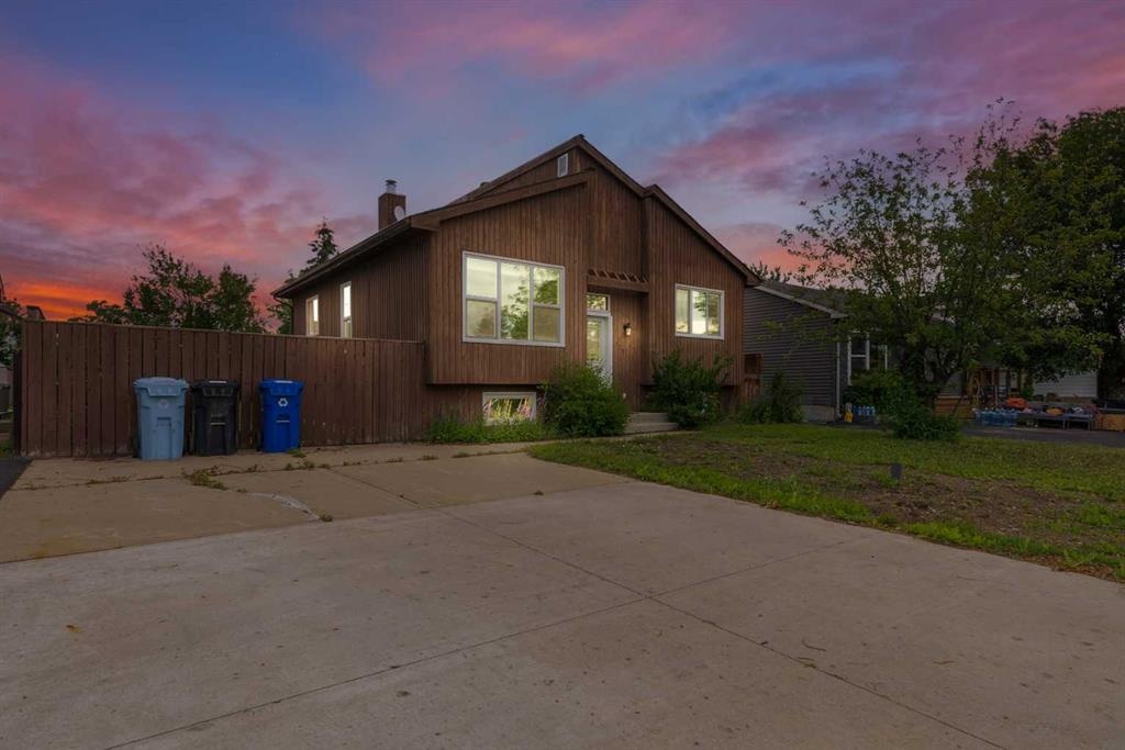 129 Brintnell - Main Image