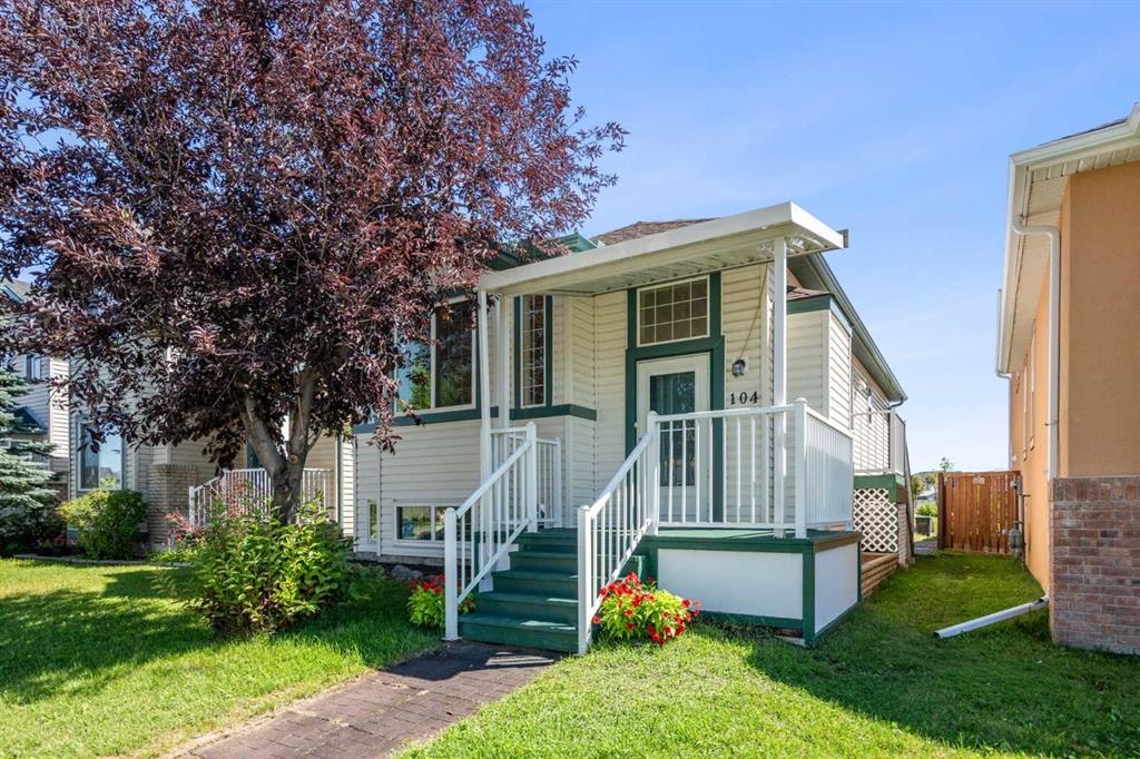 104 Saddlemead - Main Image