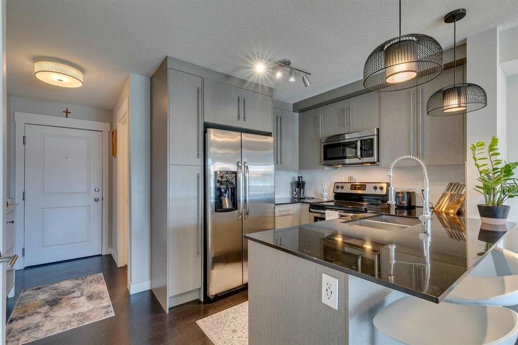 11 Mahogany - Main Image