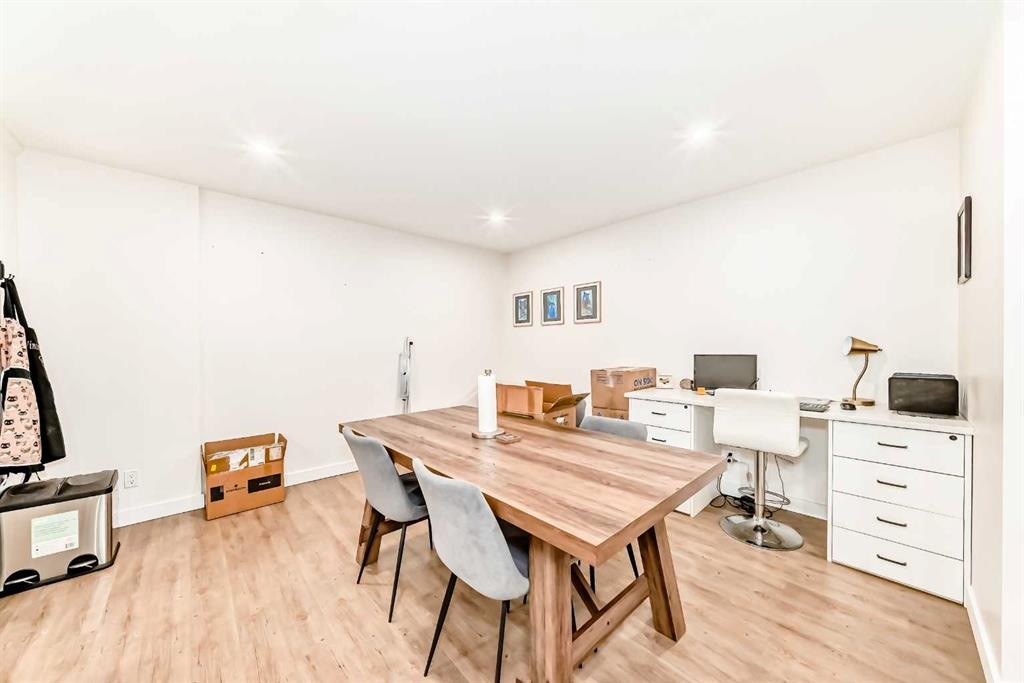 635 Marsh - Main Image