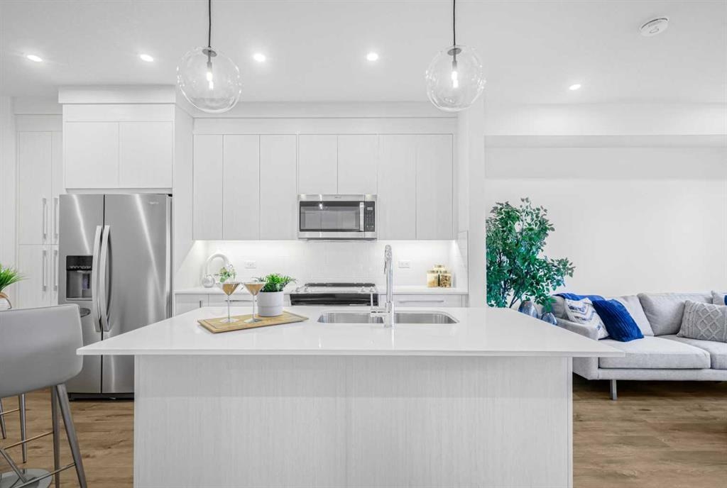 395 Skyview - Main Image