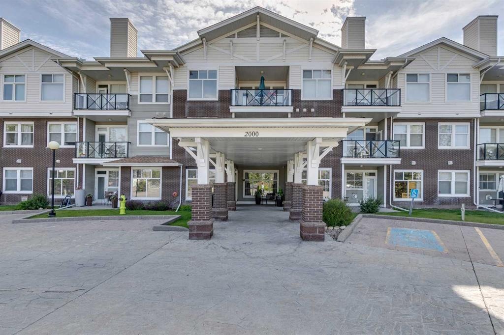 1010 Arbour Lake - Main Image