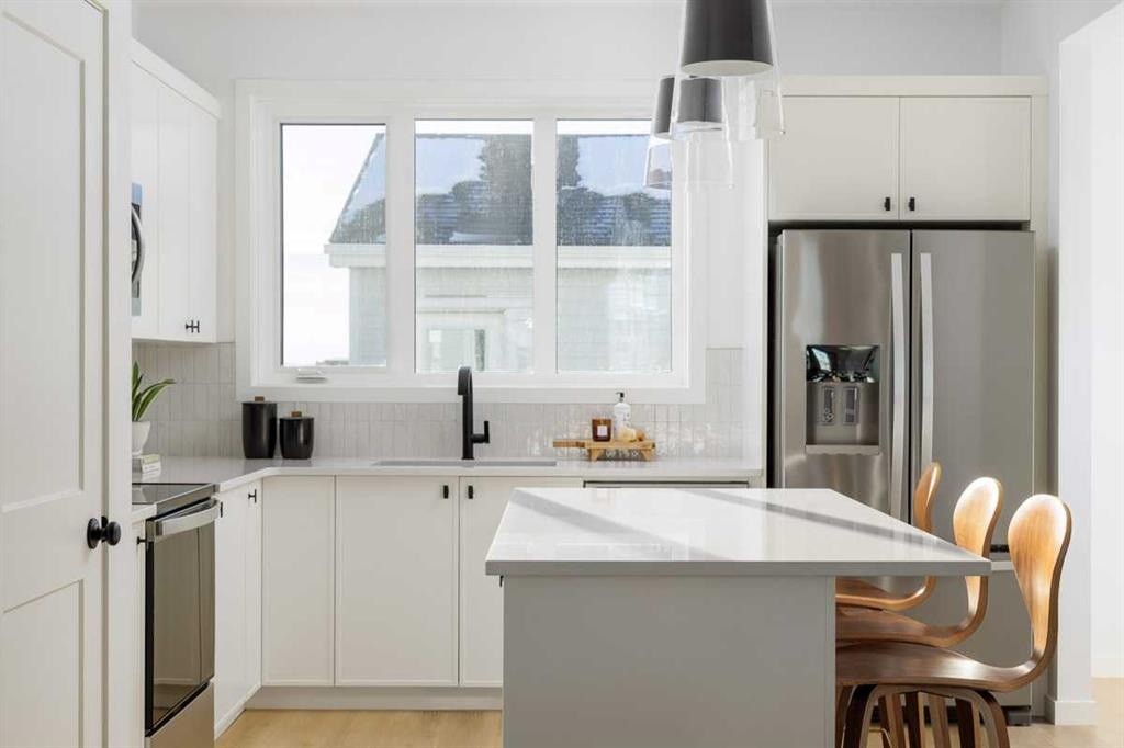 1445 Rangeview - Main Image