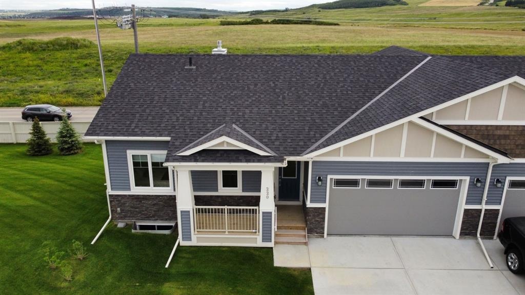 20 Silverado Crest - Main Image