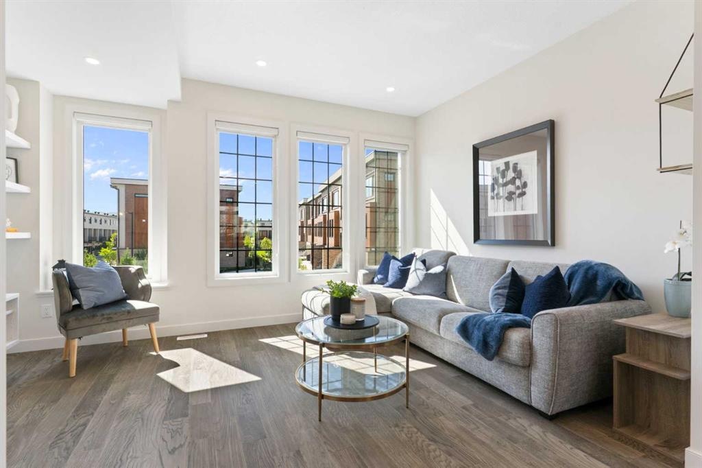 81 Greenbriar - Main Image