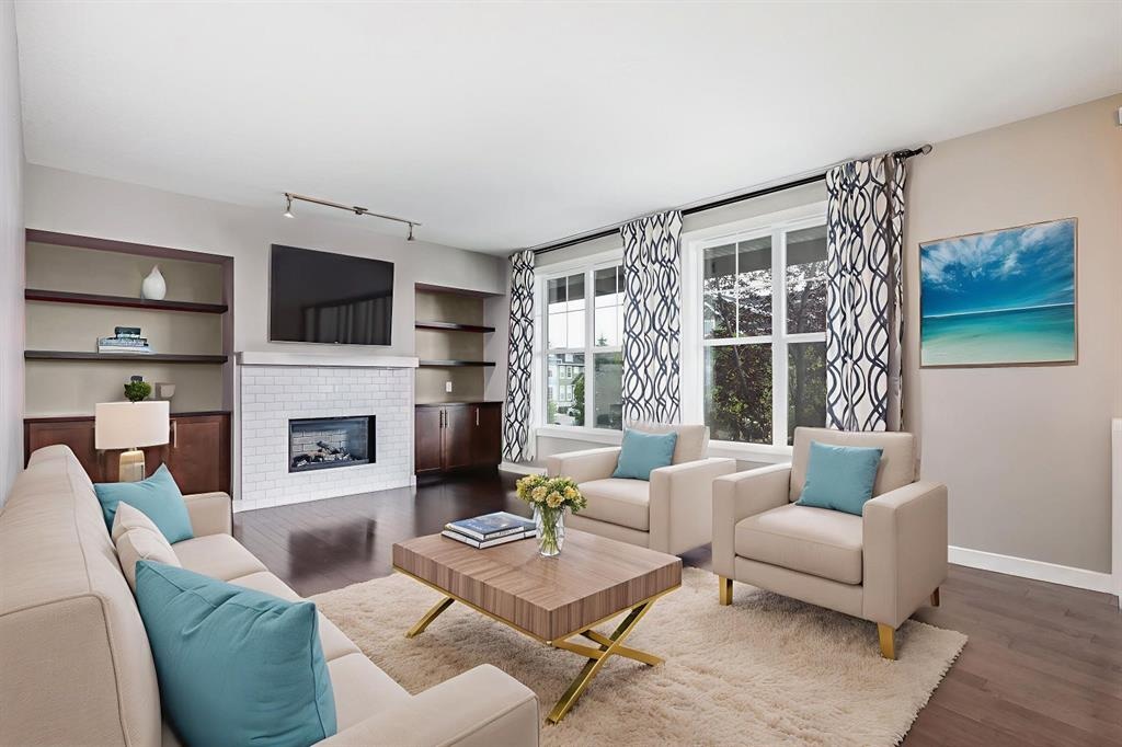 393 McKenzie Towne - Main Image