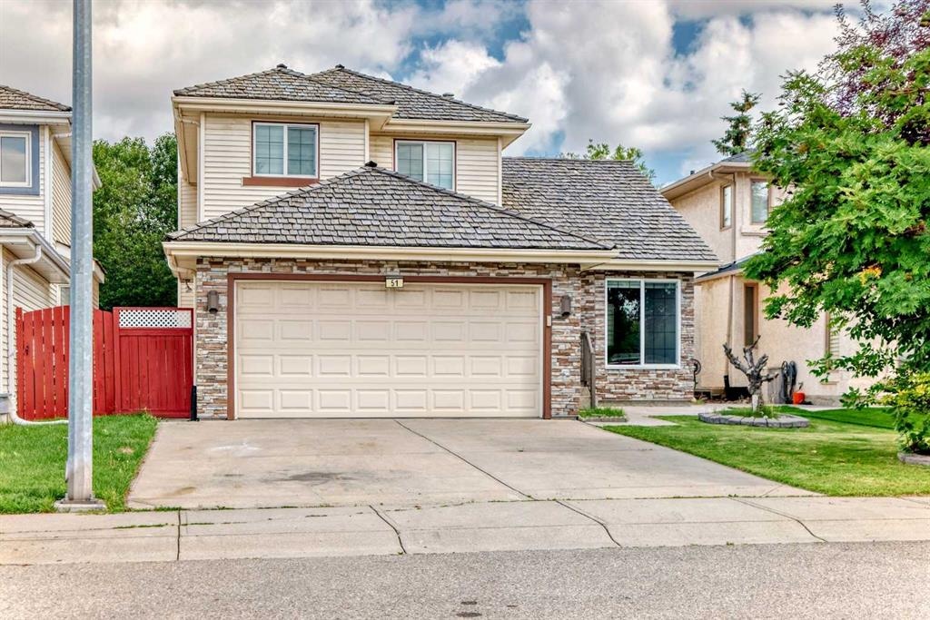 51 Douglas Woods - Main Image